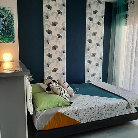 T1 Hyper Centre Avec Balcon *