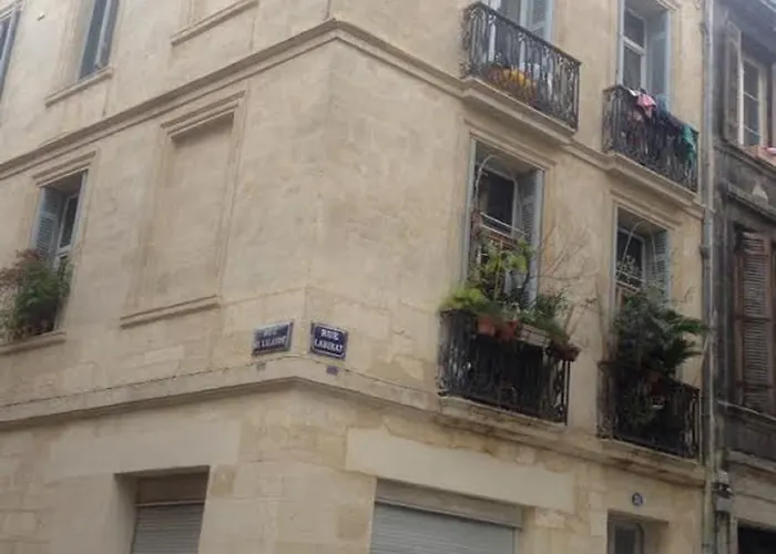 T1 Hyper Centre Avec Balcon 아파트 *